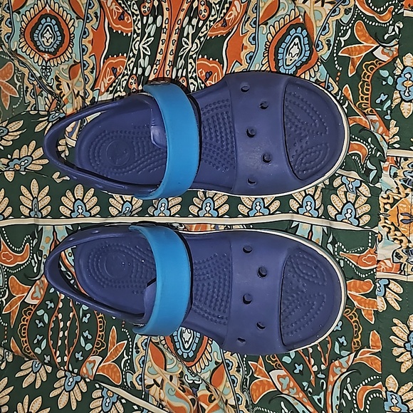 Little Boys Croc sandles - Picture 2 of 9